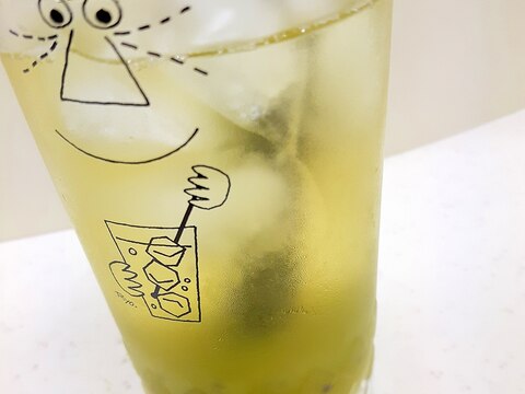 簡単(^^)水出し緑茶とキウイソースのドリンク♪